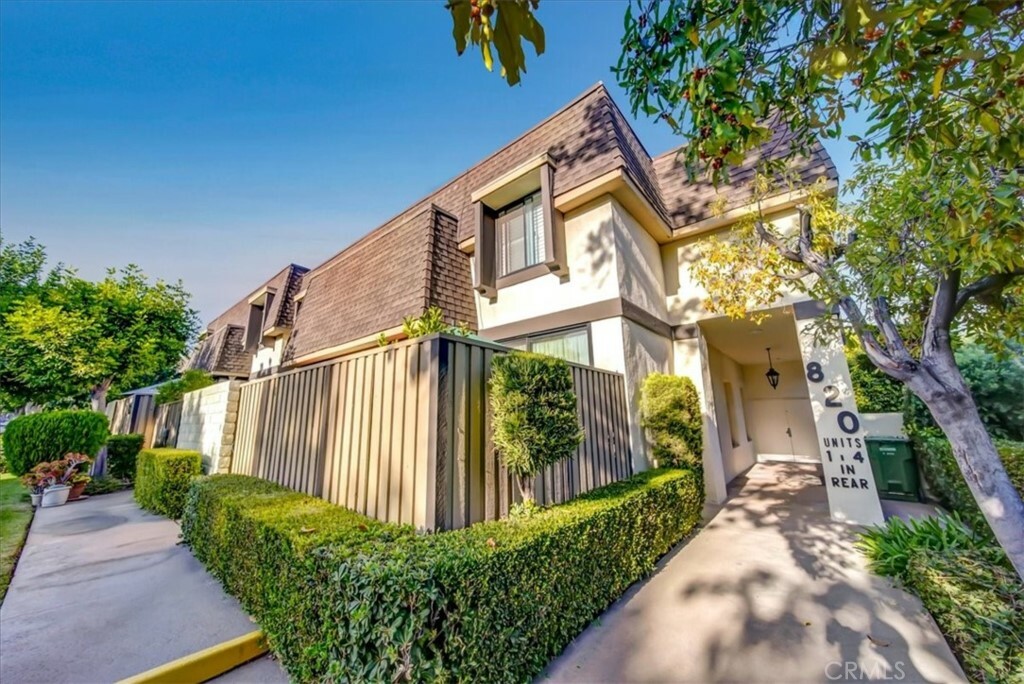 Property Photo: 820 N Stoneman Avenue 1 CA 91801