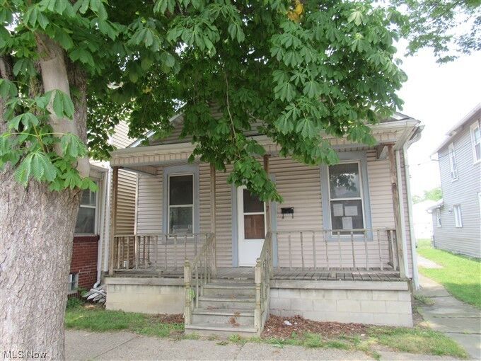 Property Photo:  427 Tiffin Avenue  OH 44870 