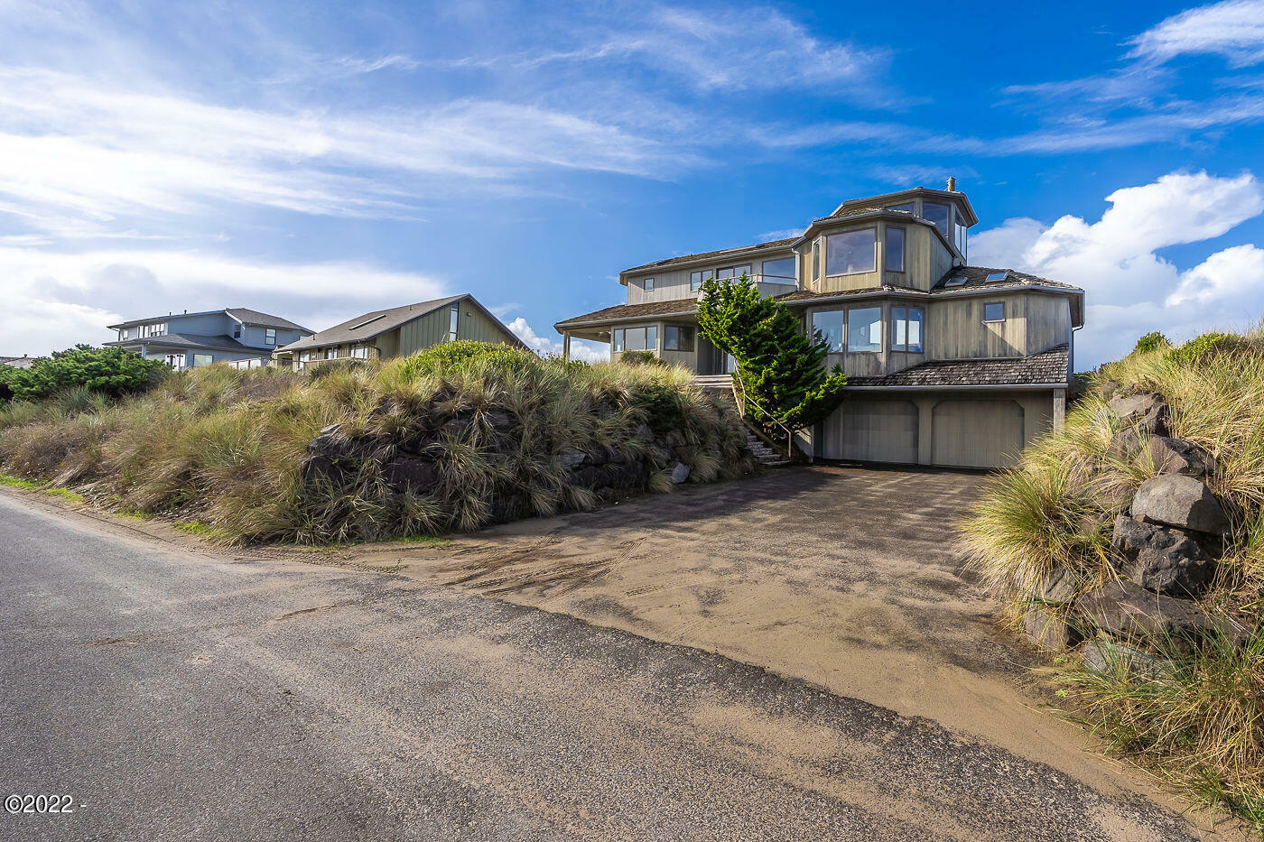 Property Photo:  371 Salishan Dr  OR 97388 