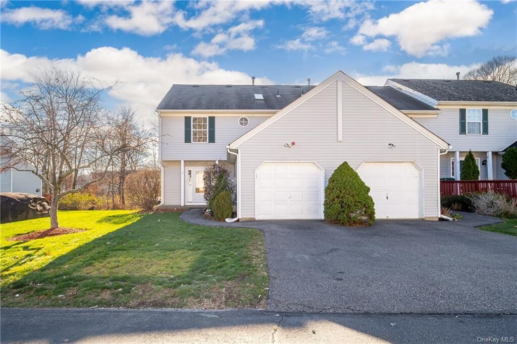 Property Photo:  8 Plum Court  NY 10930 