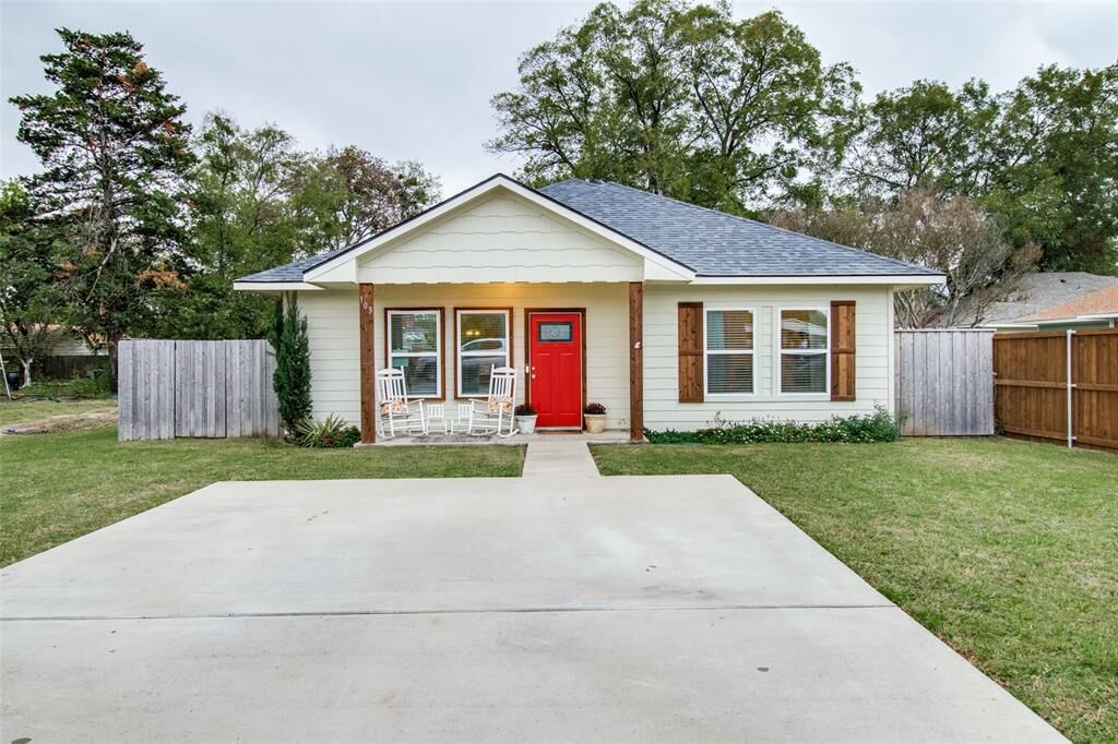 Property Photo: 103 Texas Street TX 75076
