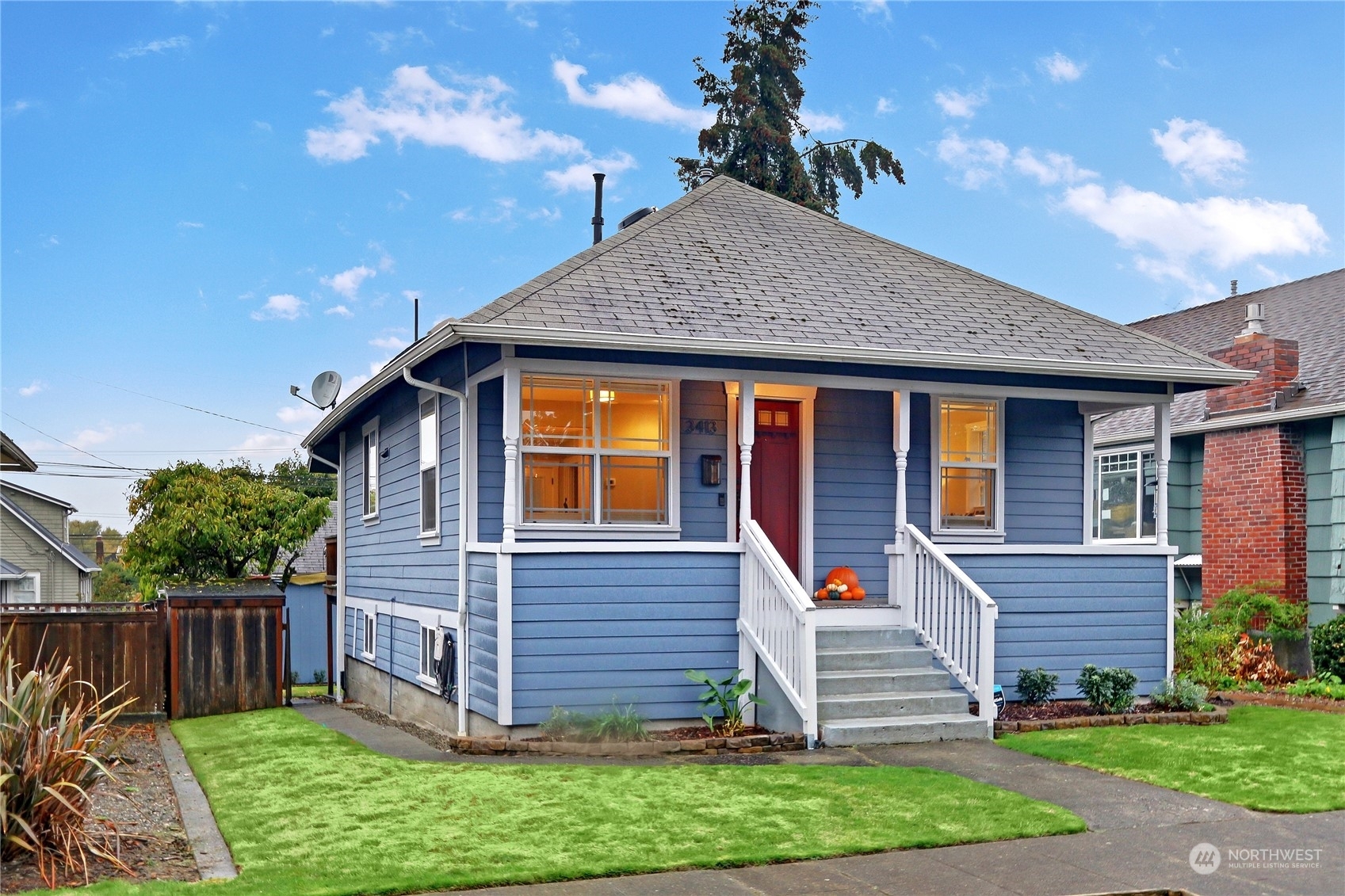 Property Photo:  3413 17th Avenue S  WA 98144 