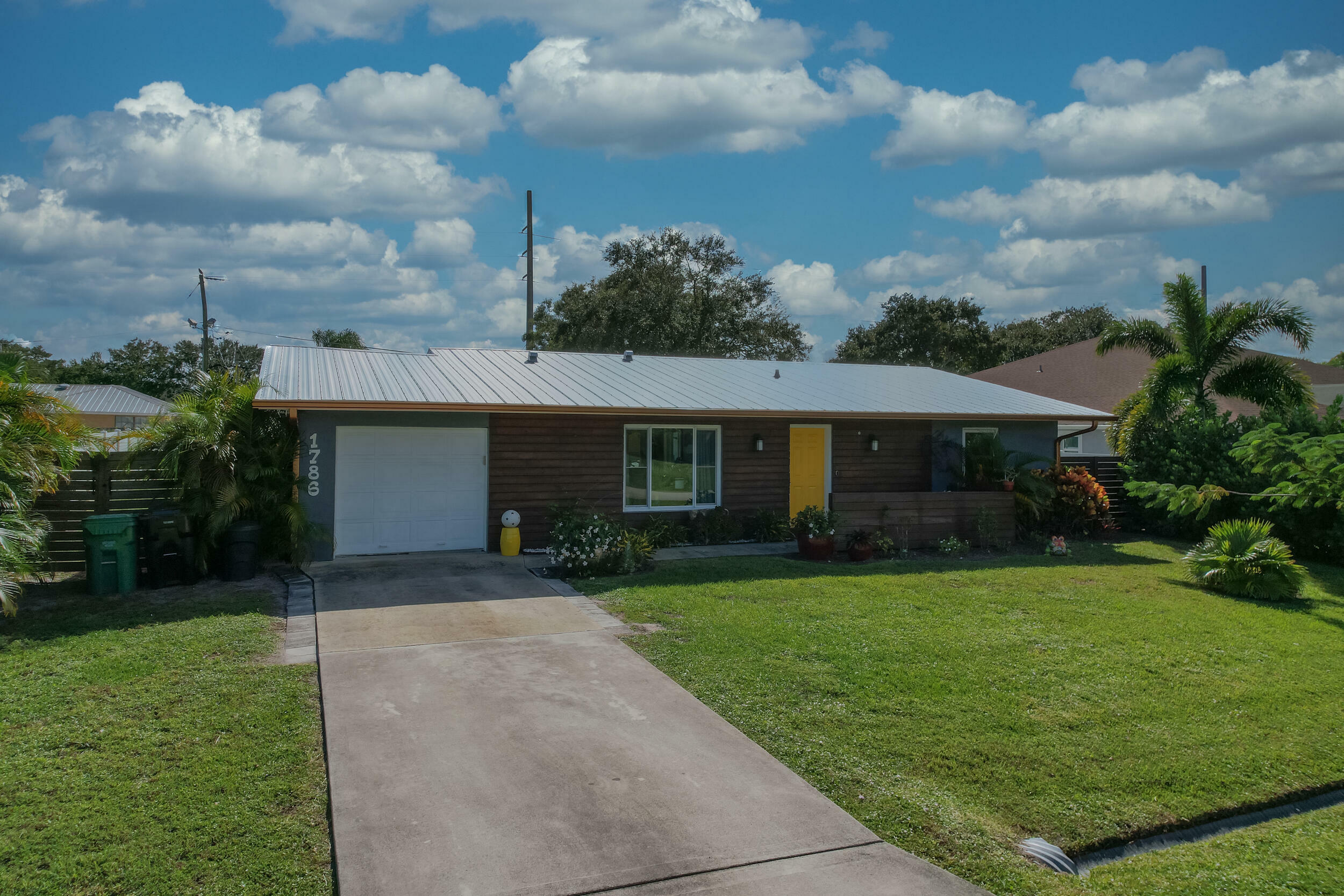 Property Photo:  1786 SE Minorca Avenue  FL 34952 