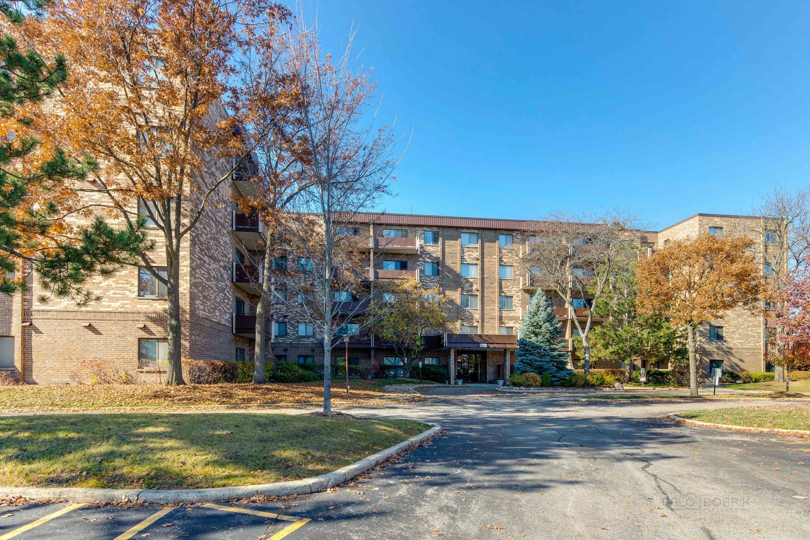 Property Photo:  700 Wellington Avenue 202  IL 60007 