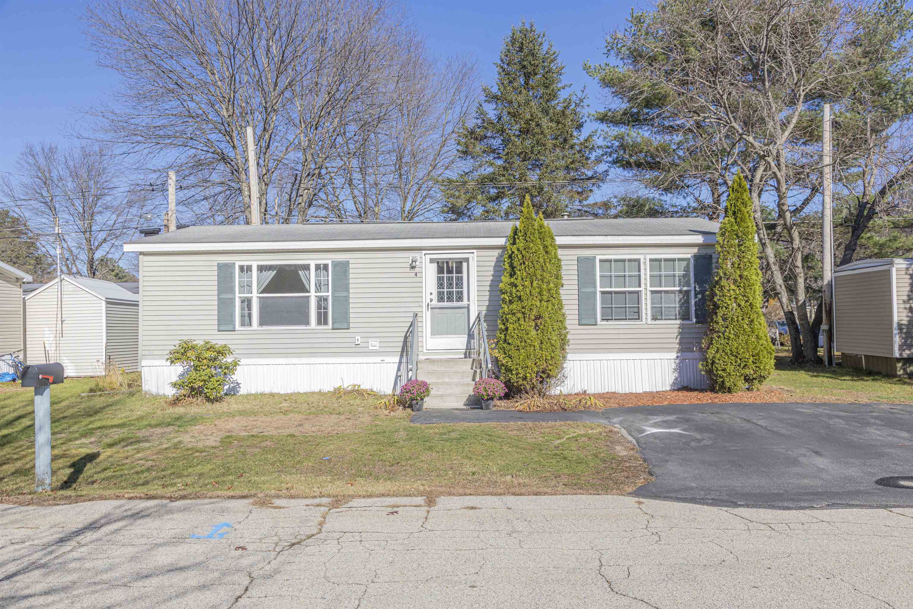 Property Photo:  464 Boston Post Road 4  NH 03031 