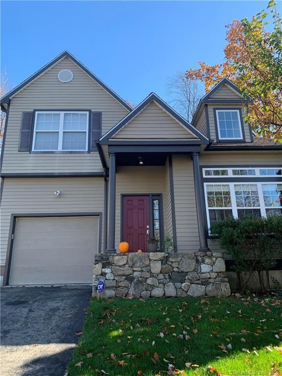 Property Photo: 6 Linden Heights CT 06851