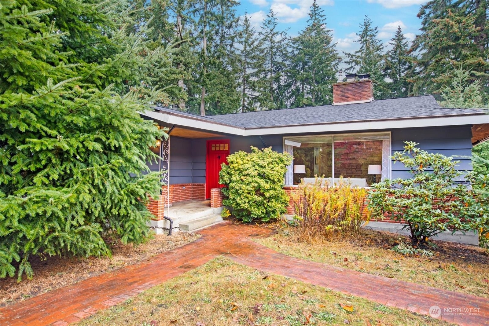 Property Photo:  16102 Evanston Avenue N  WA 98133 