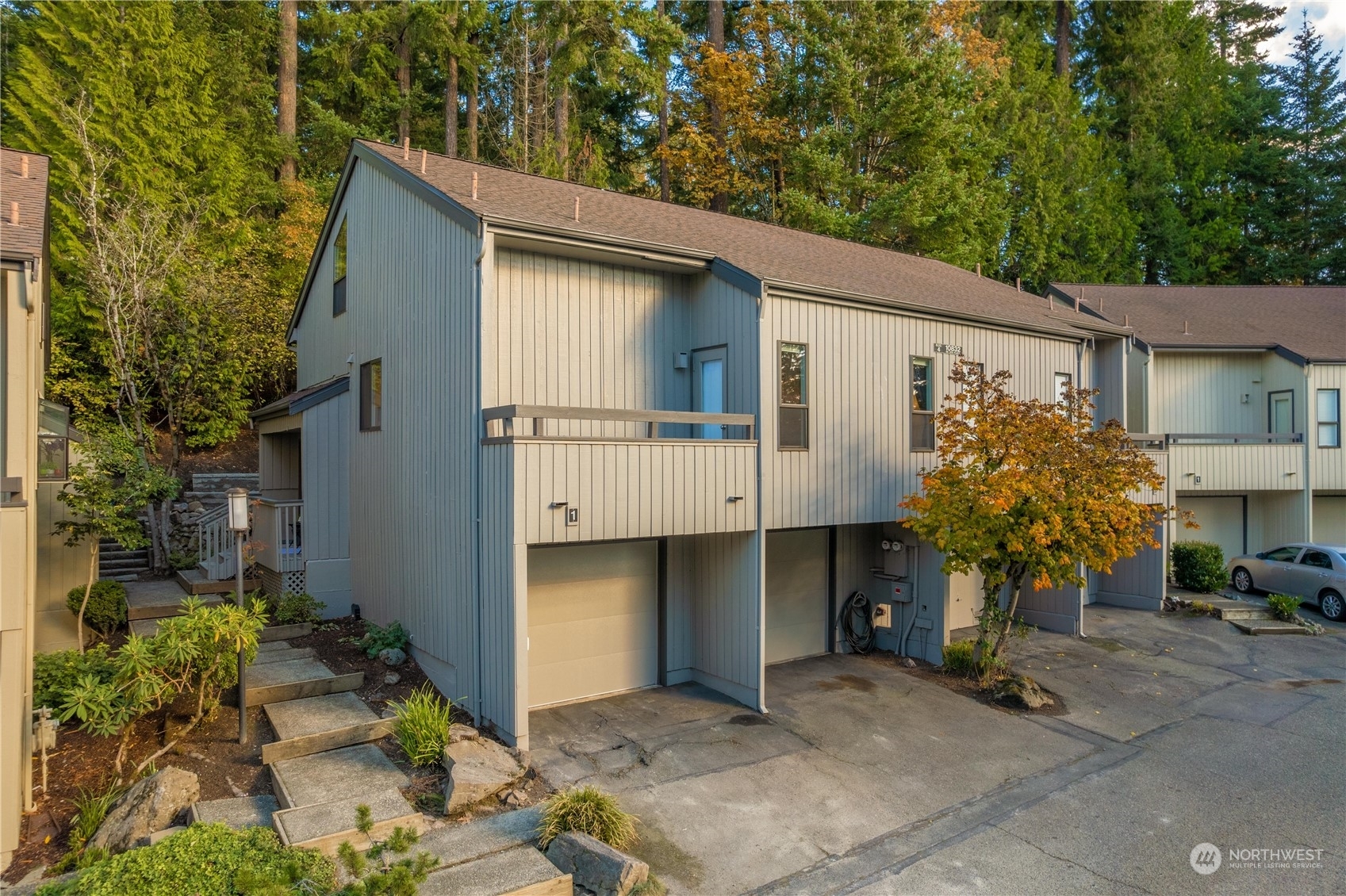 Property Photo:  10832 NE 37th Place 1  WA 98004 