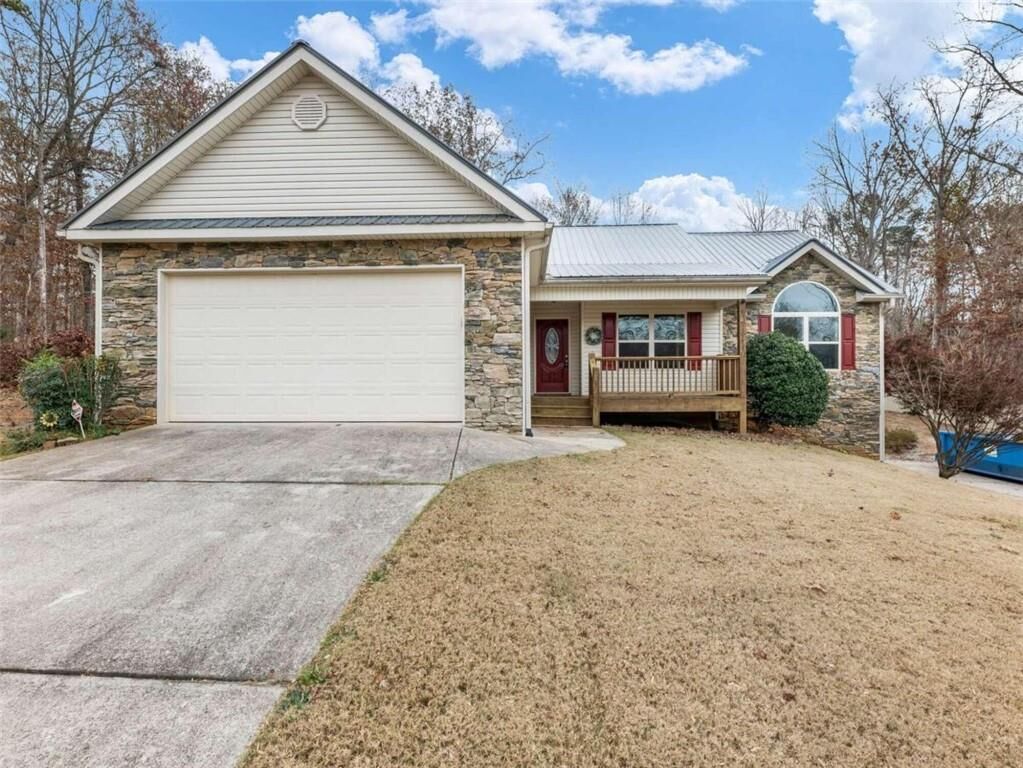 Property Photo: 577 Applewood Court GA 30523