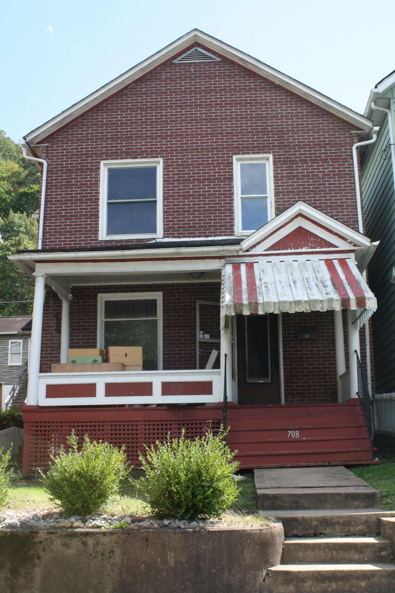 Property Photo:  708 Temple St  WV 25951 