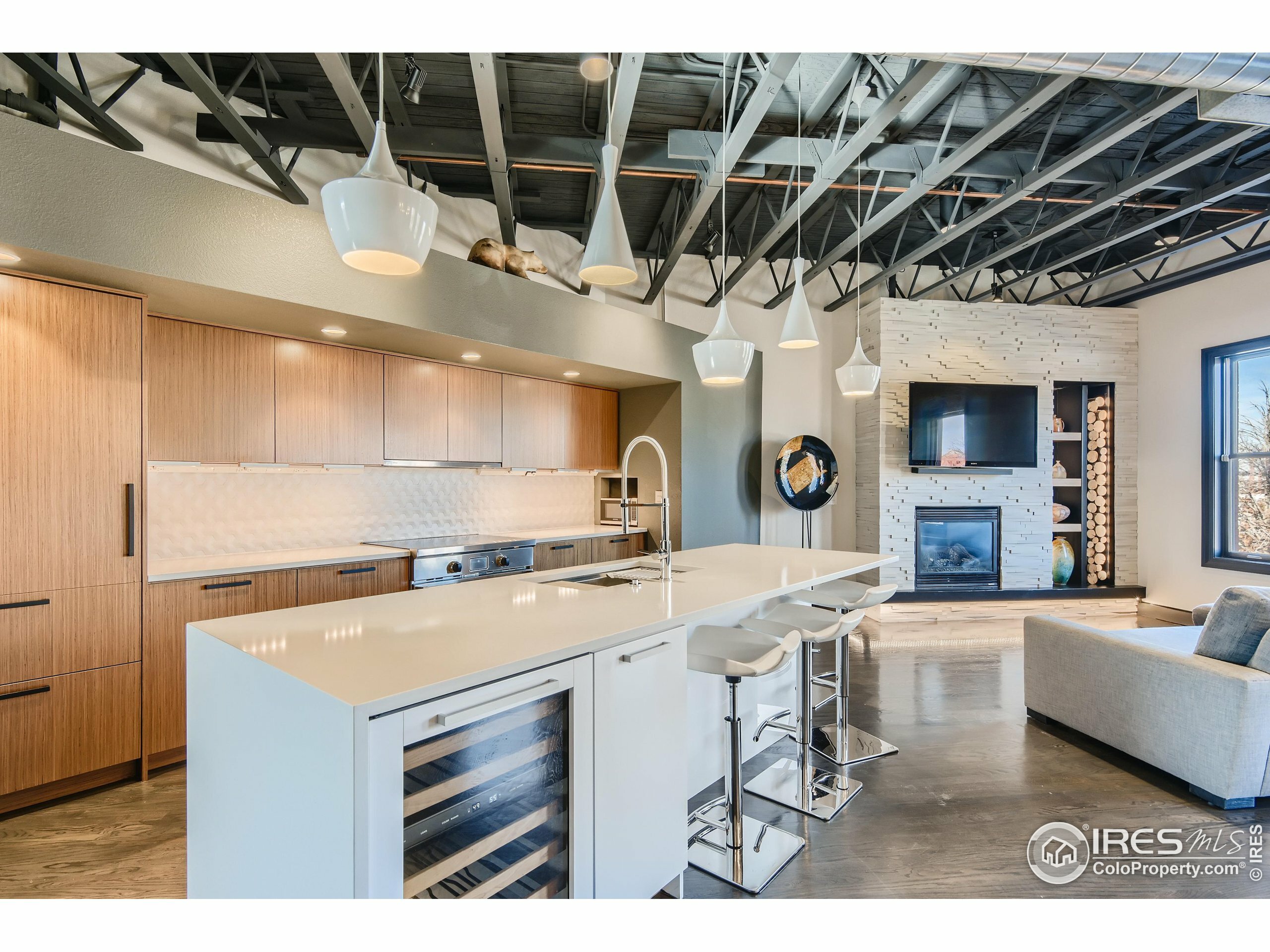 Property Photo: 261 Pine St 206 CO 80524