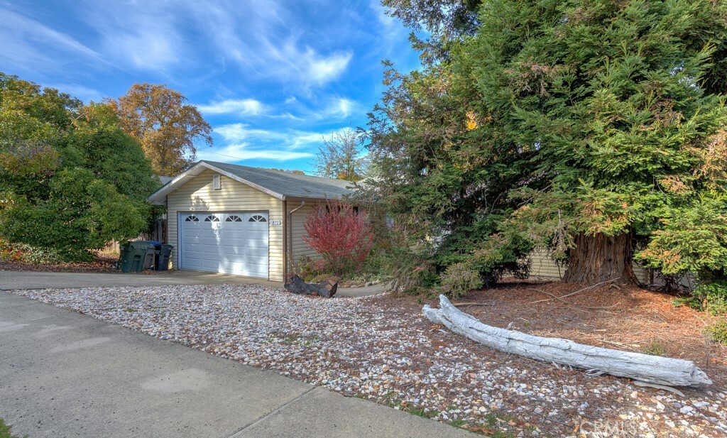 Property Photo: 872 15th Street CA 95453