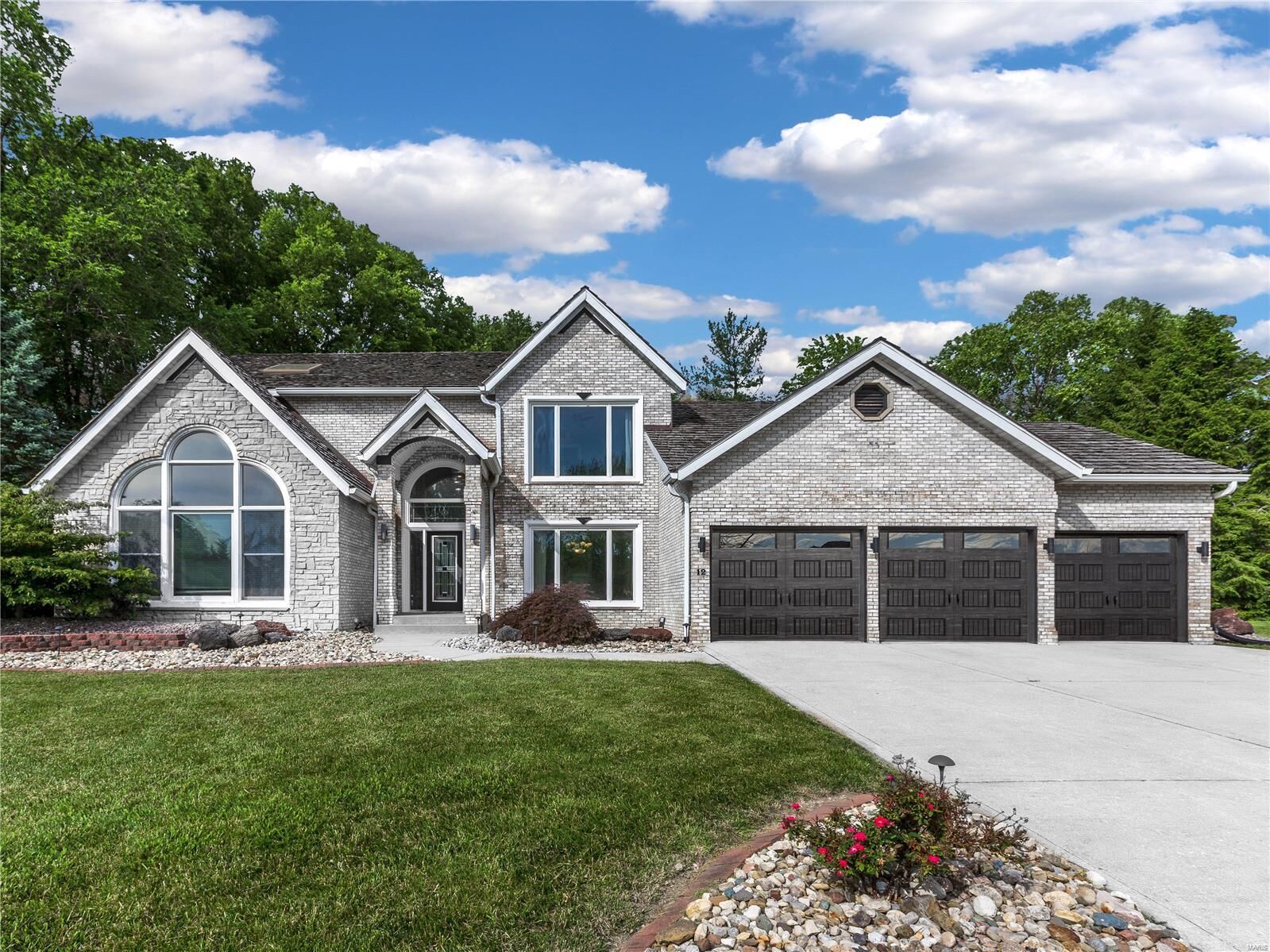 Property Photo:  12 Pembrooke Court  IL 62034 