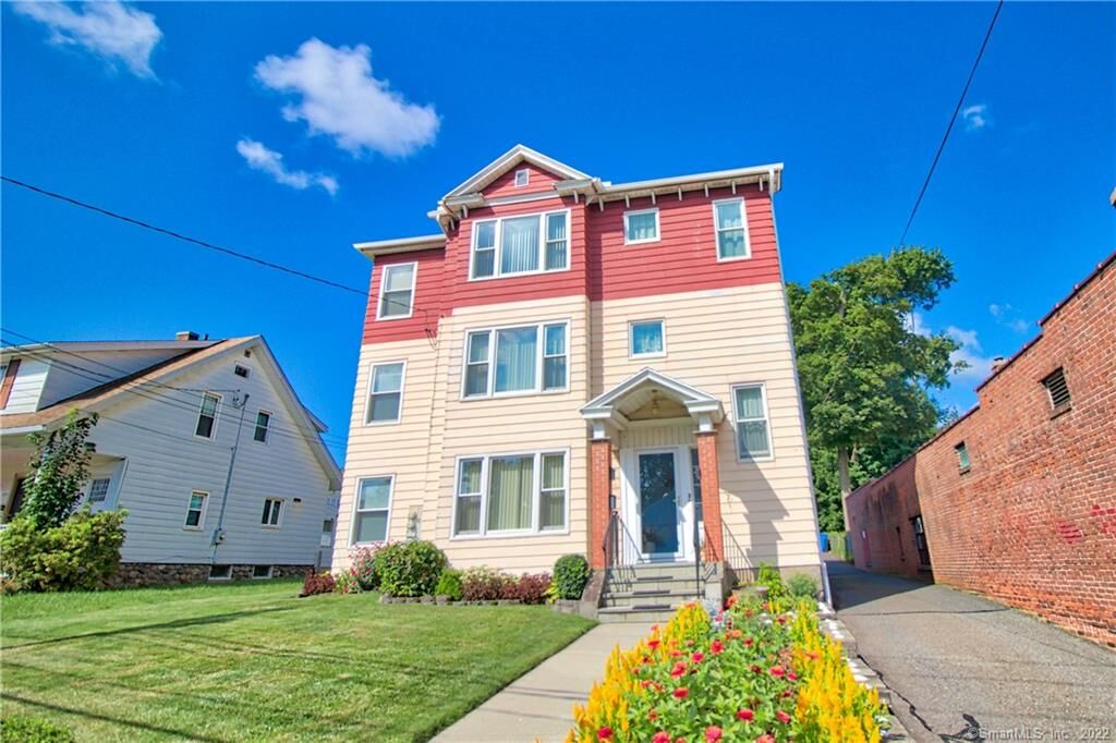 Property Photo: 693 Cooke Street 3 CT 06710