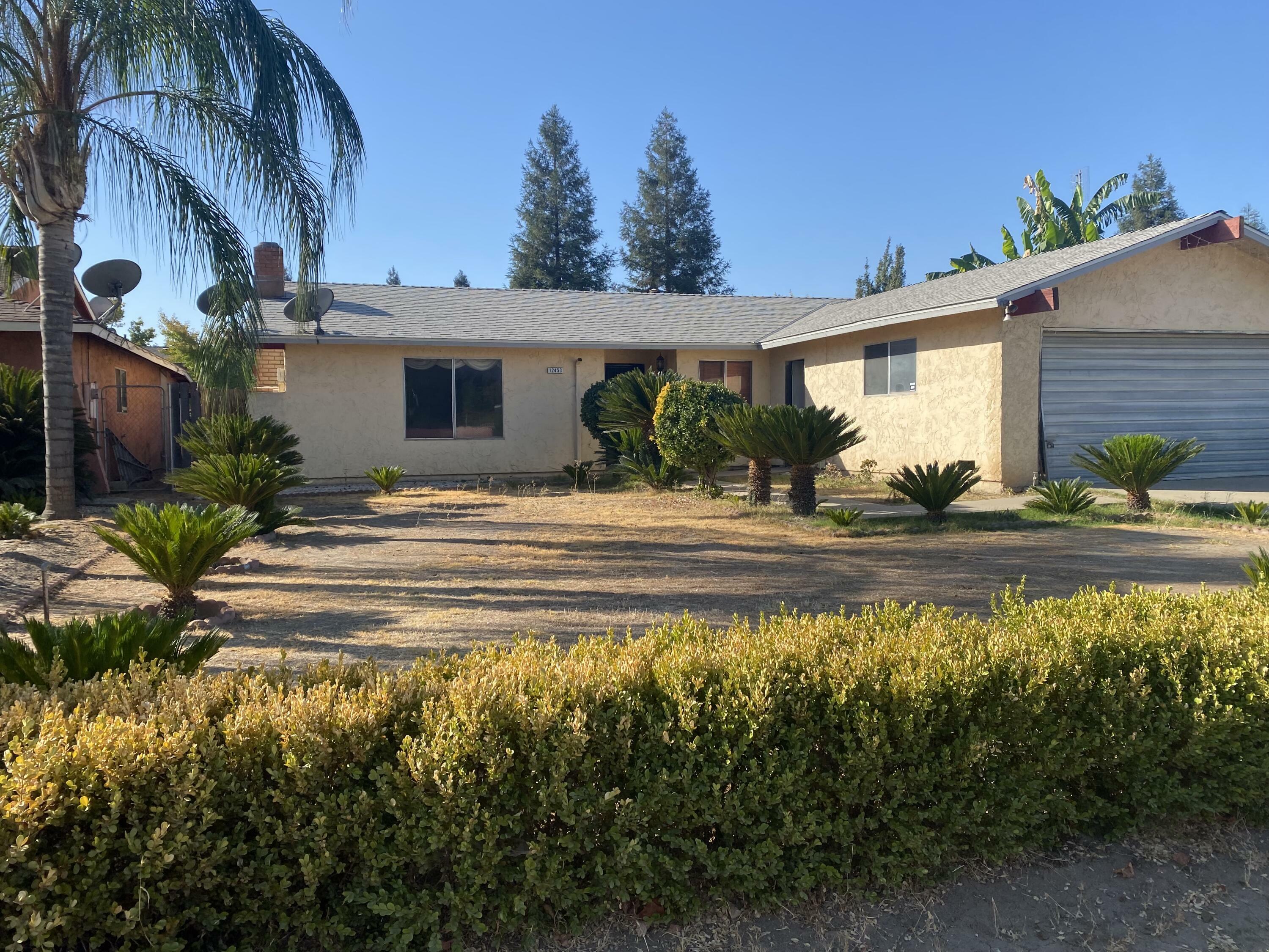 12453 NE Edward Avenue  Orosi CA 93647 photo