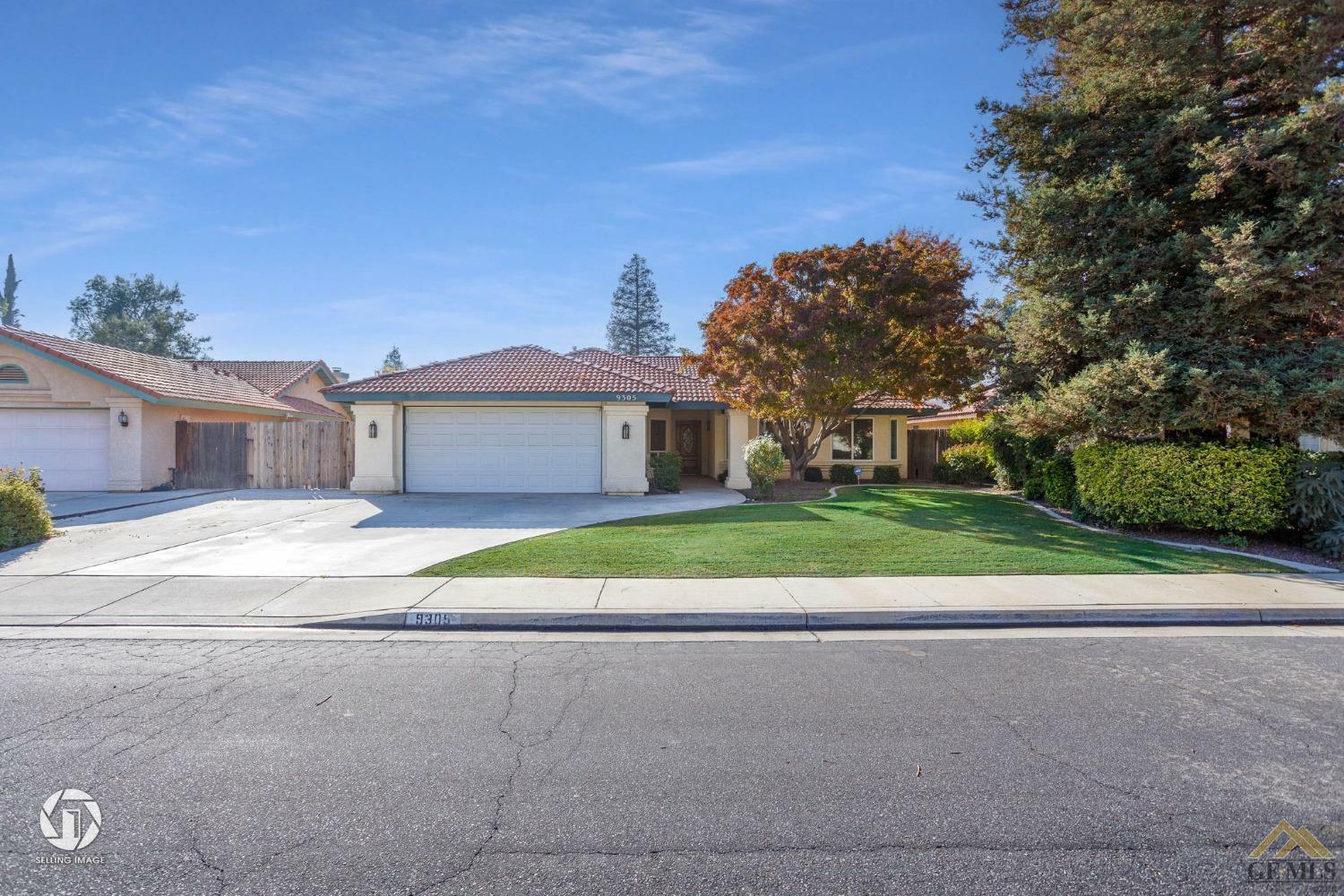 Property Photo:  9305 Totem Avenue  CA 93312 