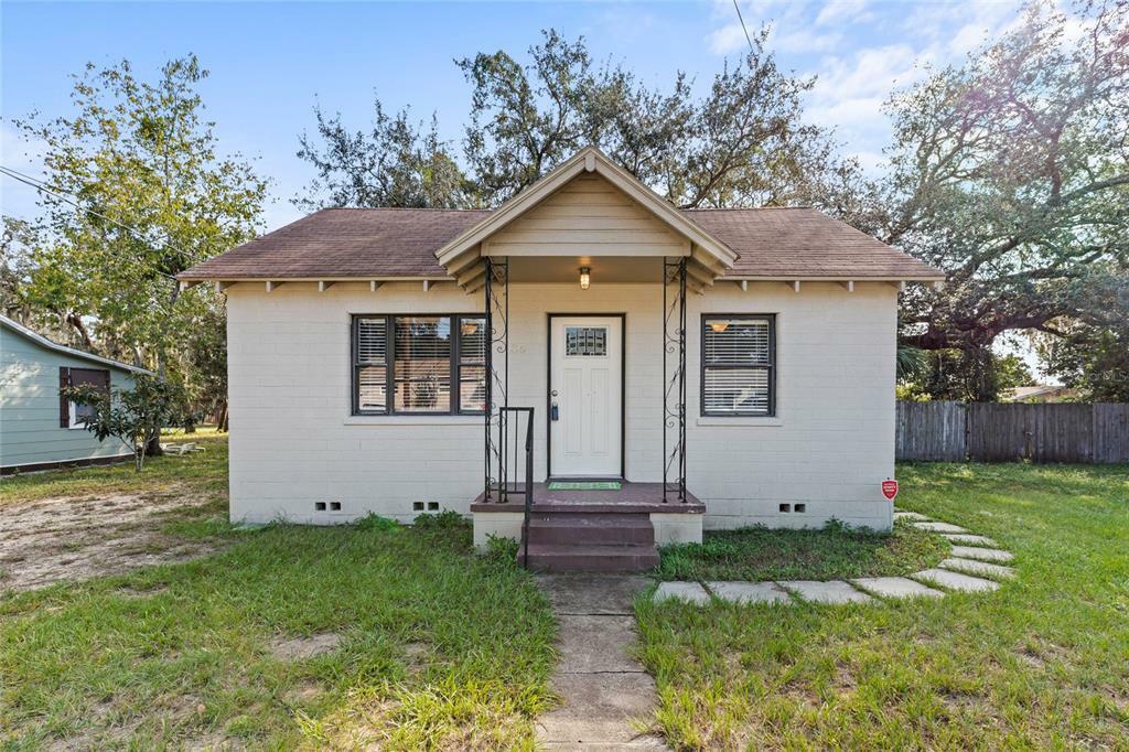 Property Photo:  36 E Saint Louis Avenue  FL 32726 