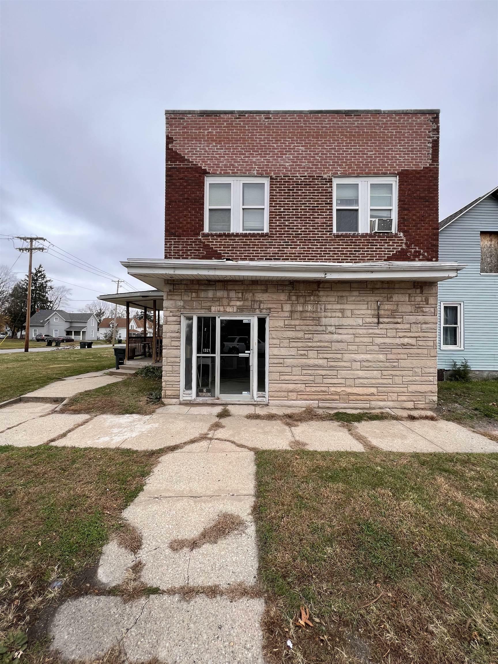 Property Photo:  1321 Linden Avenue  IN 46628-2118 