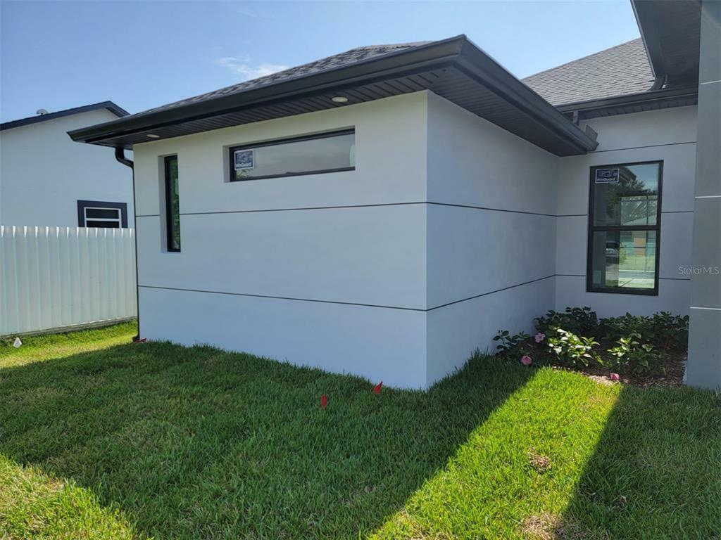 Property Photo: 420 SW 29th Avenue FL 33991