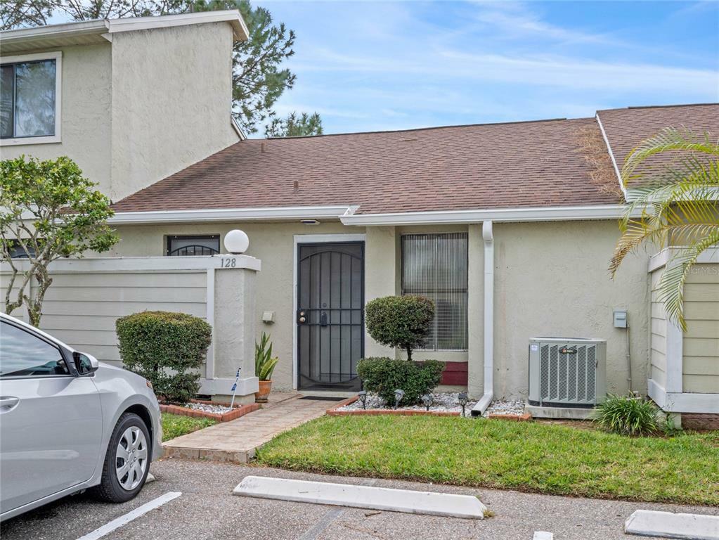 Property Photo:  128 Pine Island Circle  FL 34743 