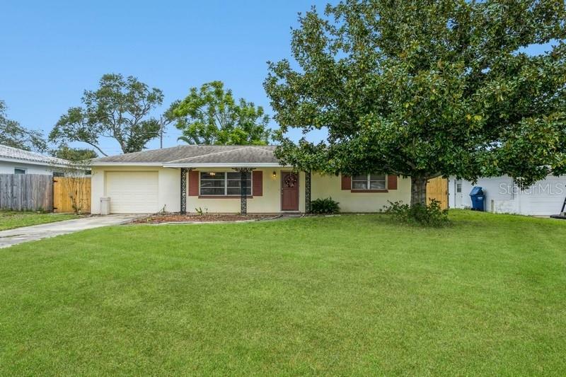 Property Photo:  10843 90th Avenue  FL 33772 