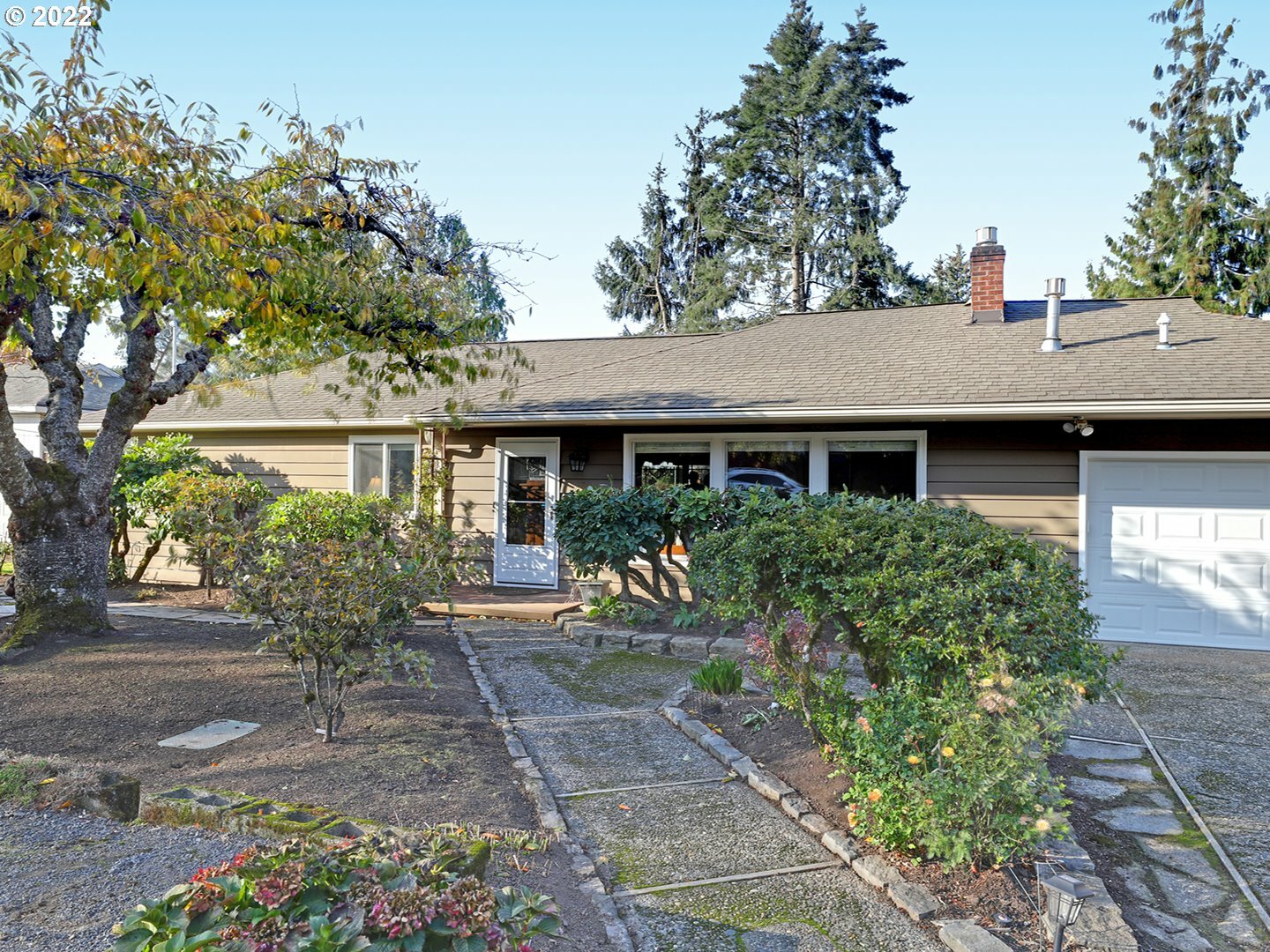 Property Photo:  9841 SW 56th Ave  OR 97219 