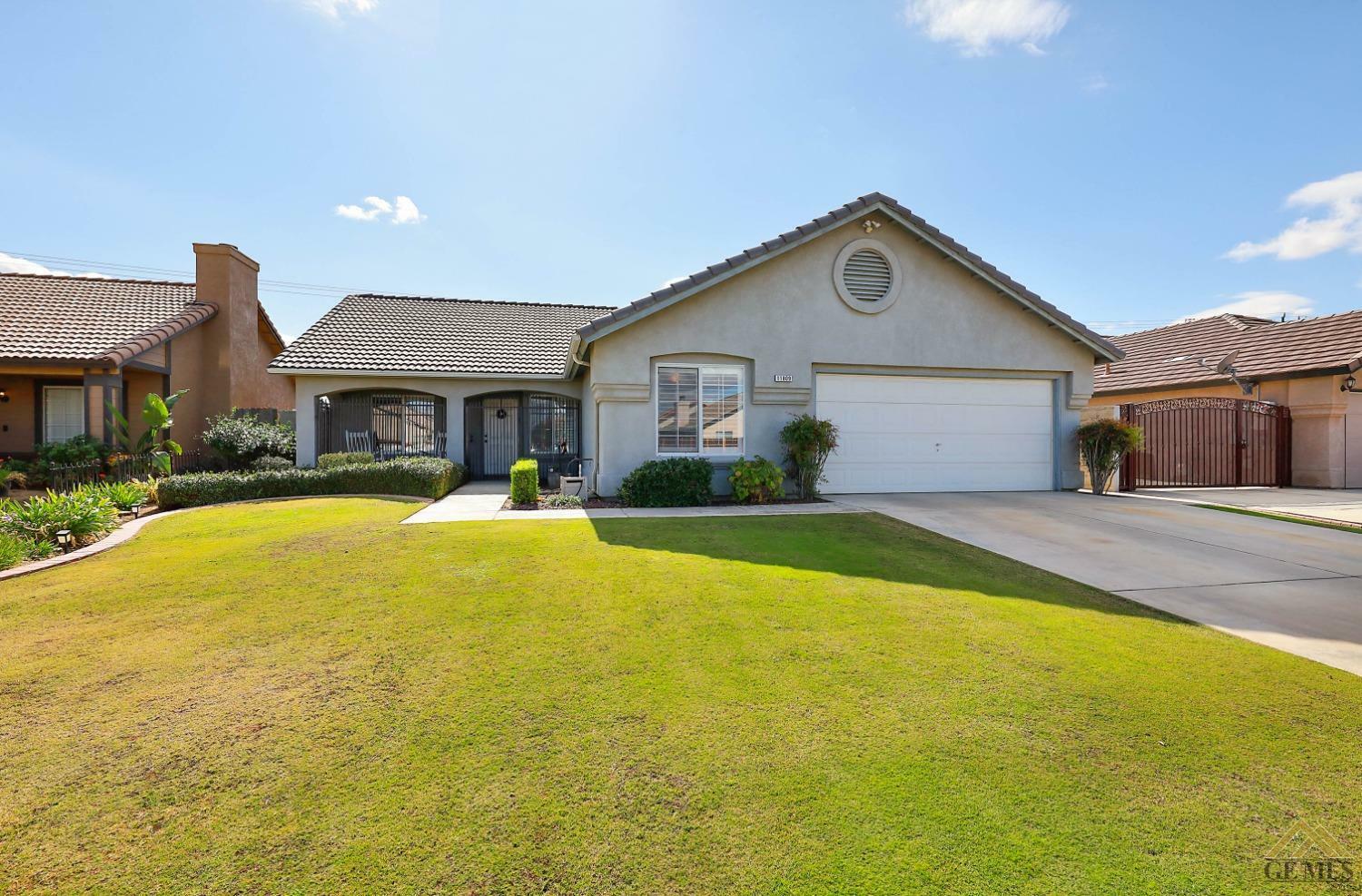 Property Photo:  11809 Hannah Denise Avenue  CA 93312 