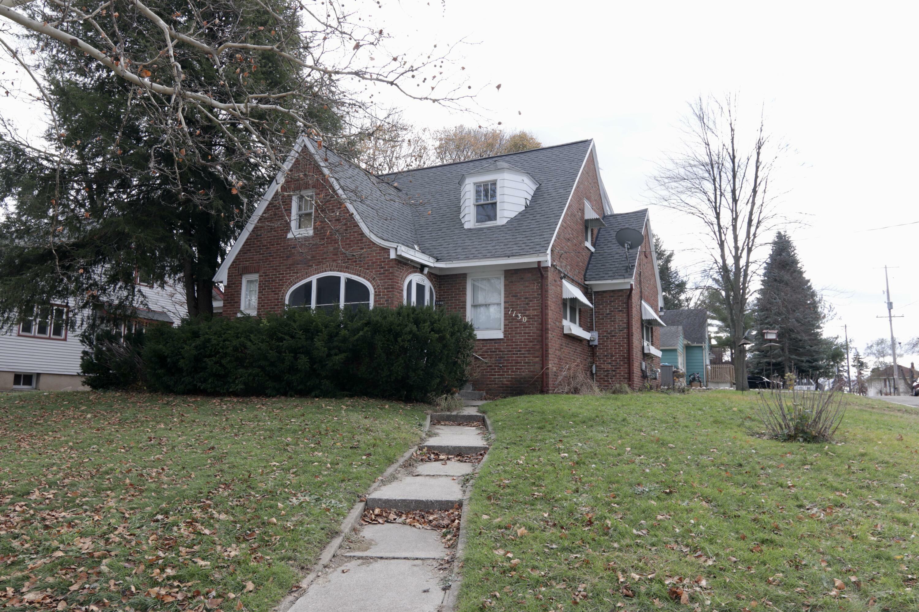 Property Photo:  1130 Hall Street SE  MI 49507 