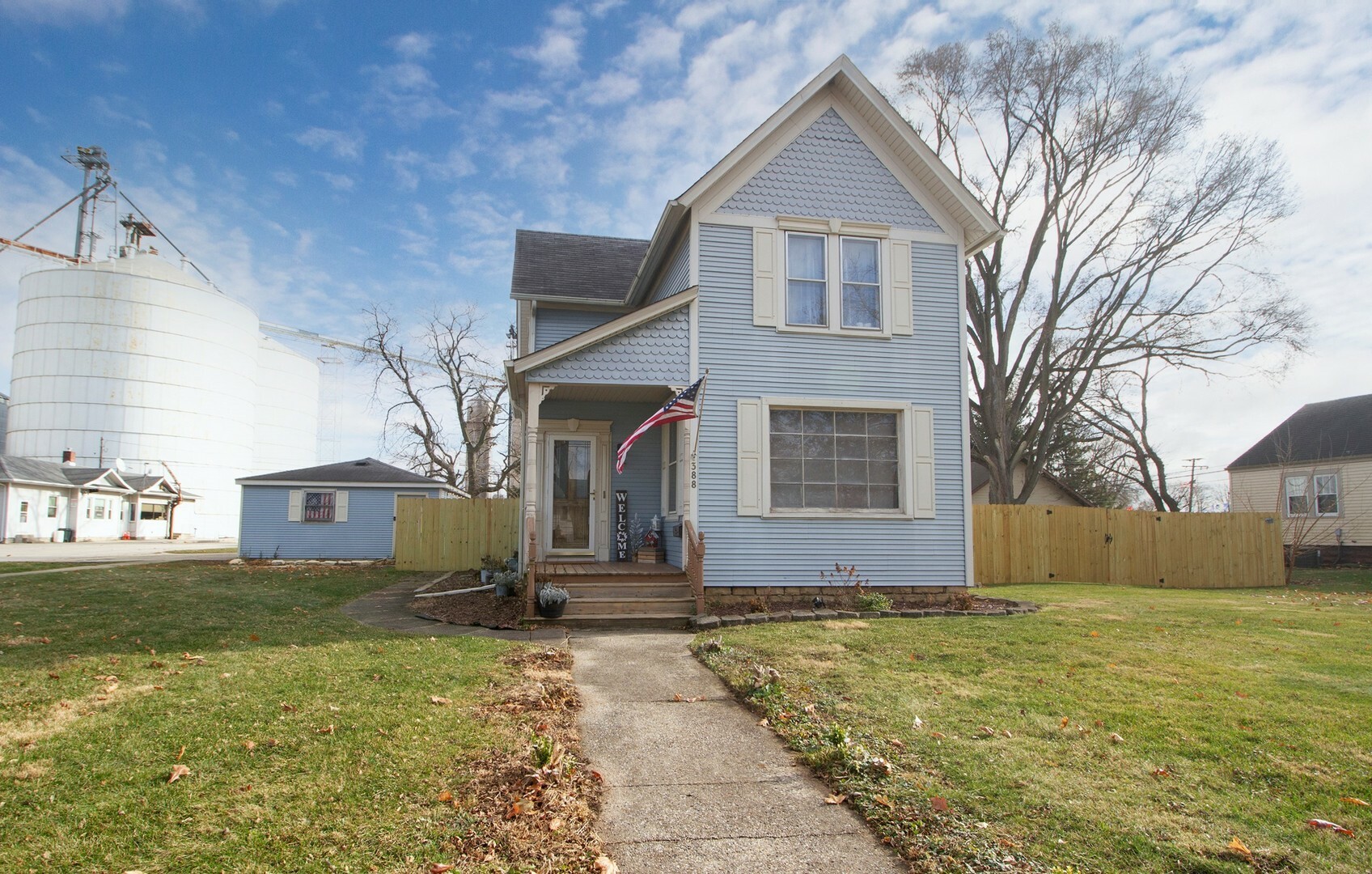 Property Photo:  388 N Walnut Street  IL 60950 