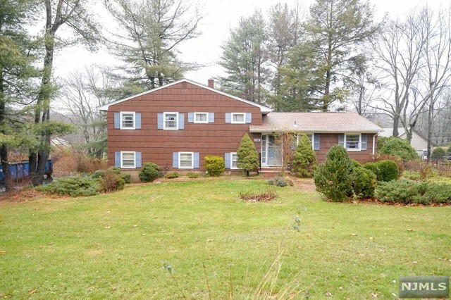 Property Photo:  169 Circle Drive  NJ 07946 