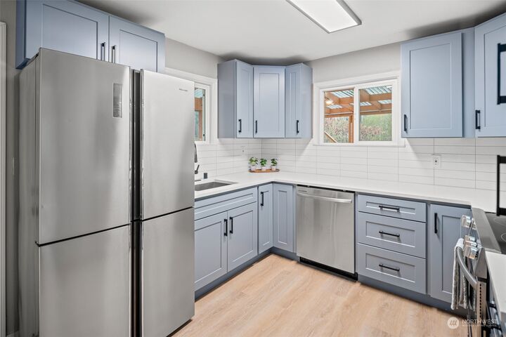 Property Photo: 14225 SE 224th Street WA 98042