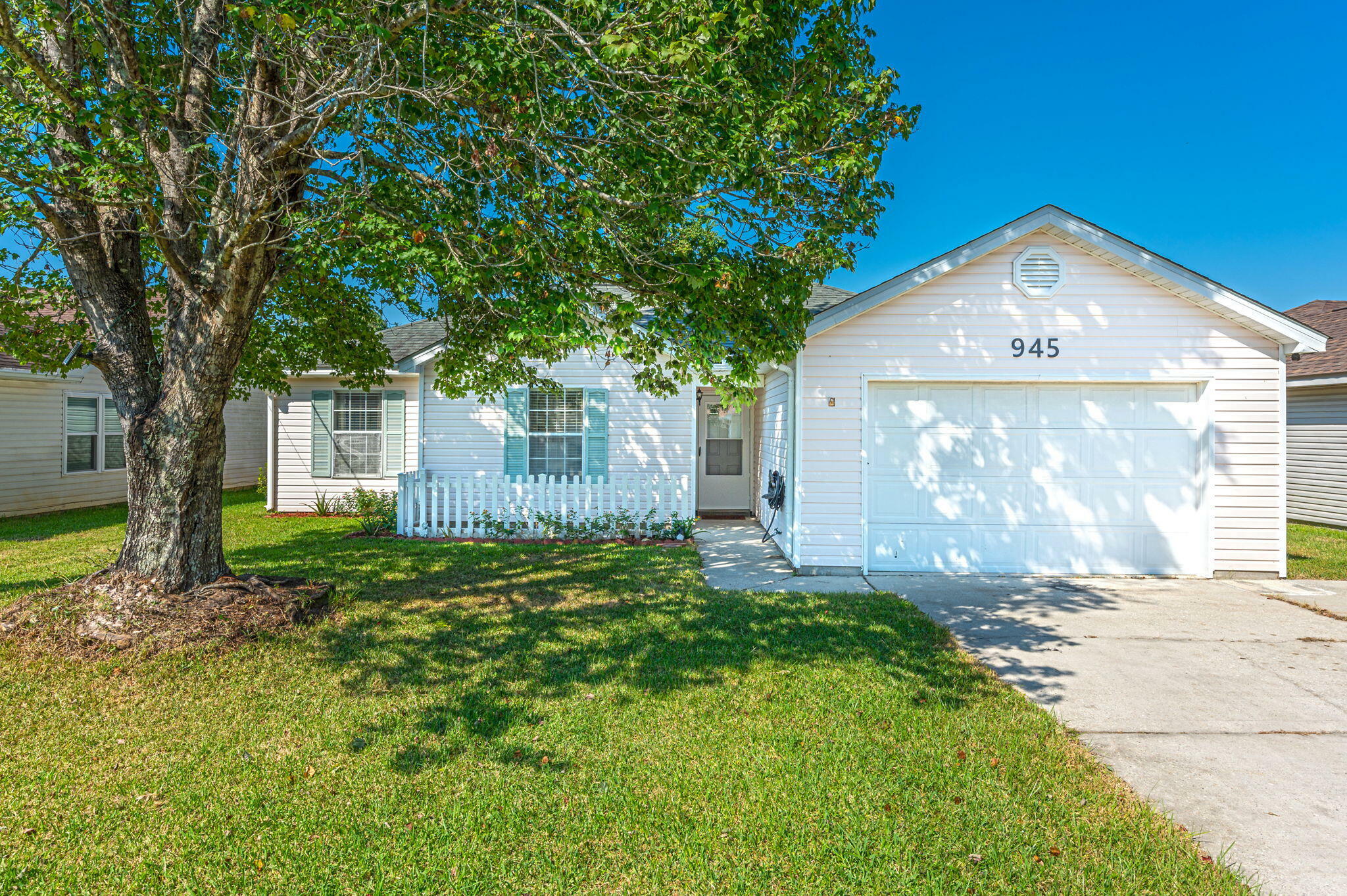 Property Photo:  945 Emily Circle  FL 32547 