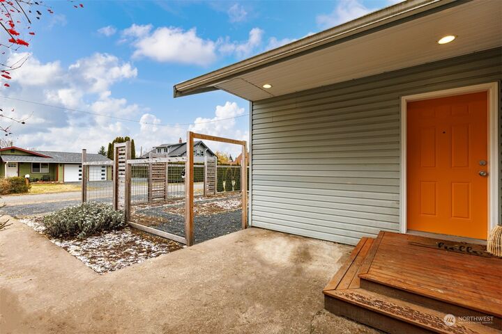 Property Photo:  2828 Madrona Street  WA 98225 