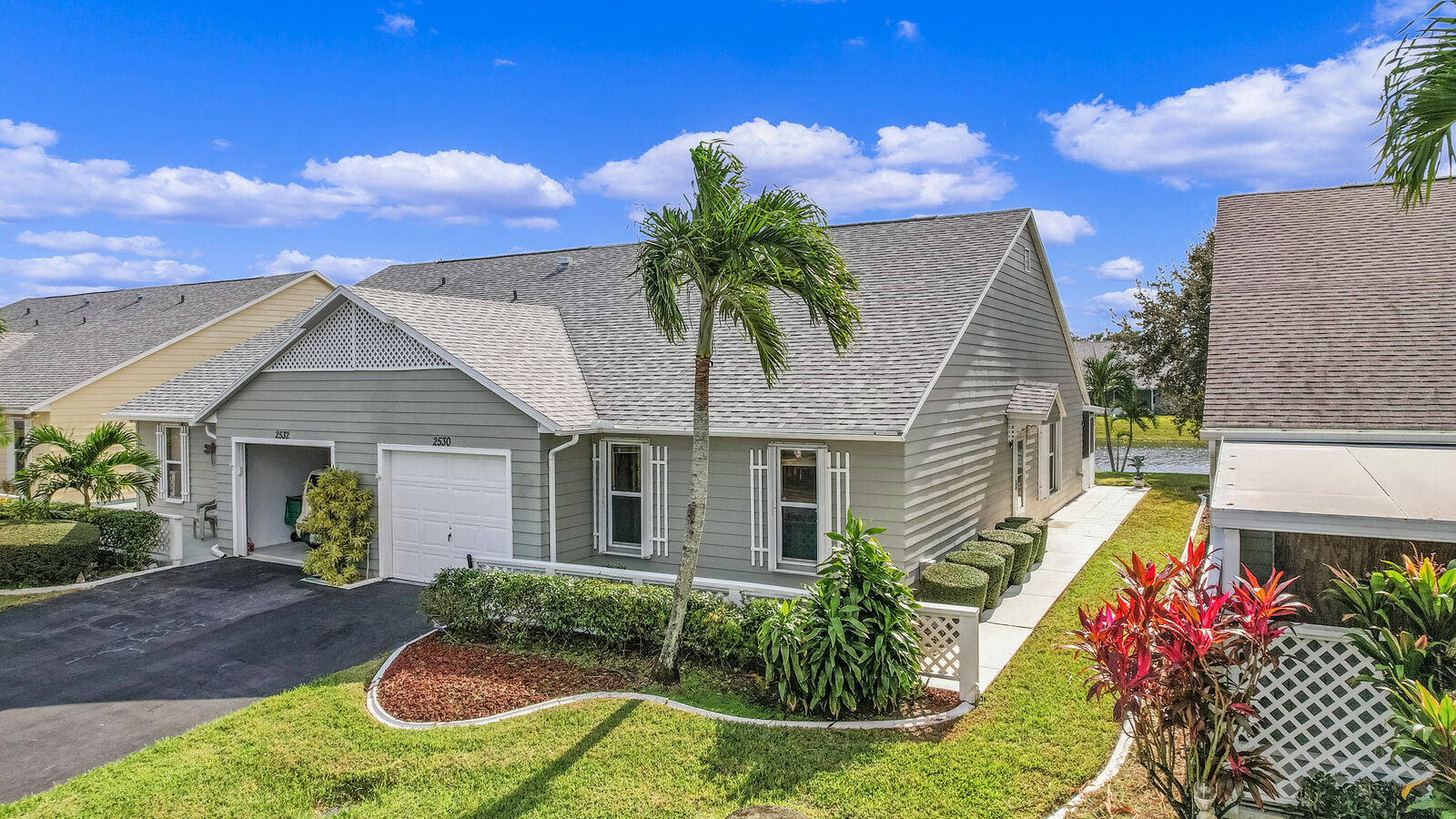 Property Photo: 2530 SE Tropical East Circle FL 34952