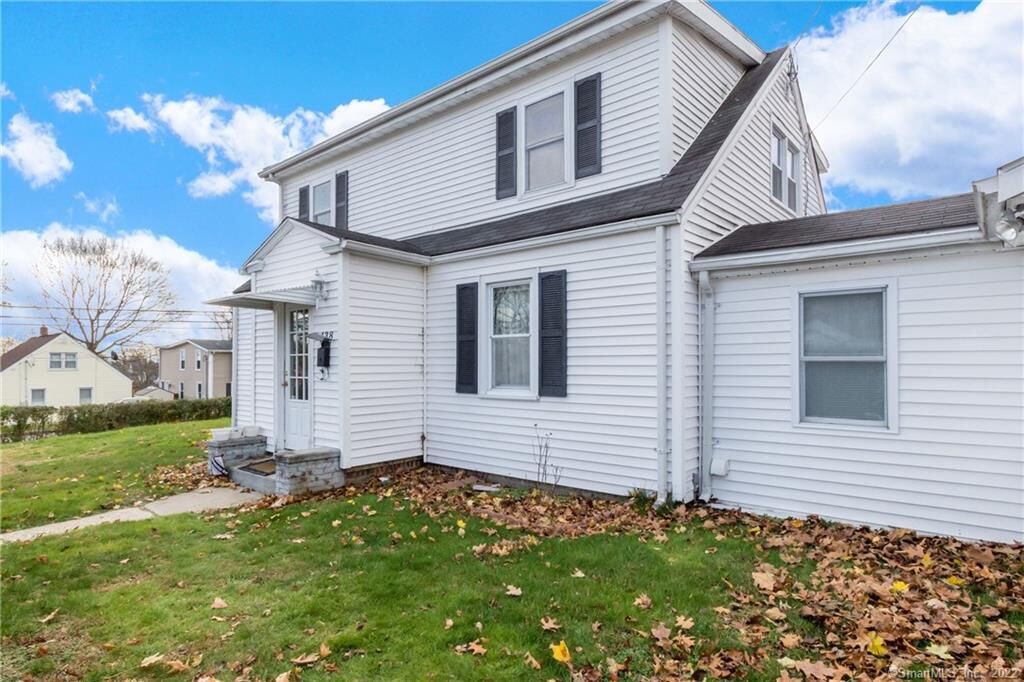 Property Photo:  438 Queen Street  CT 06606 