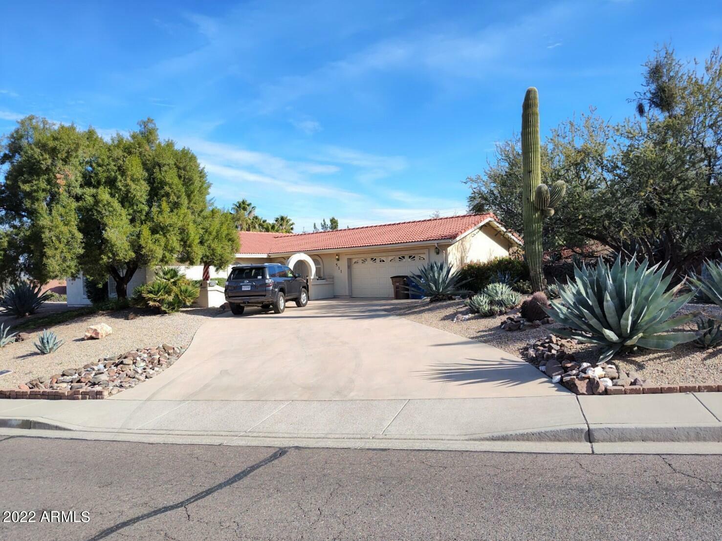 Property Photo:  511 N Sierra Vista Drive  AZ 85390 