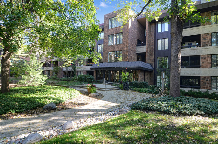 1401 Burr Oak Road 301C  Hinsdale IL 60521 photo