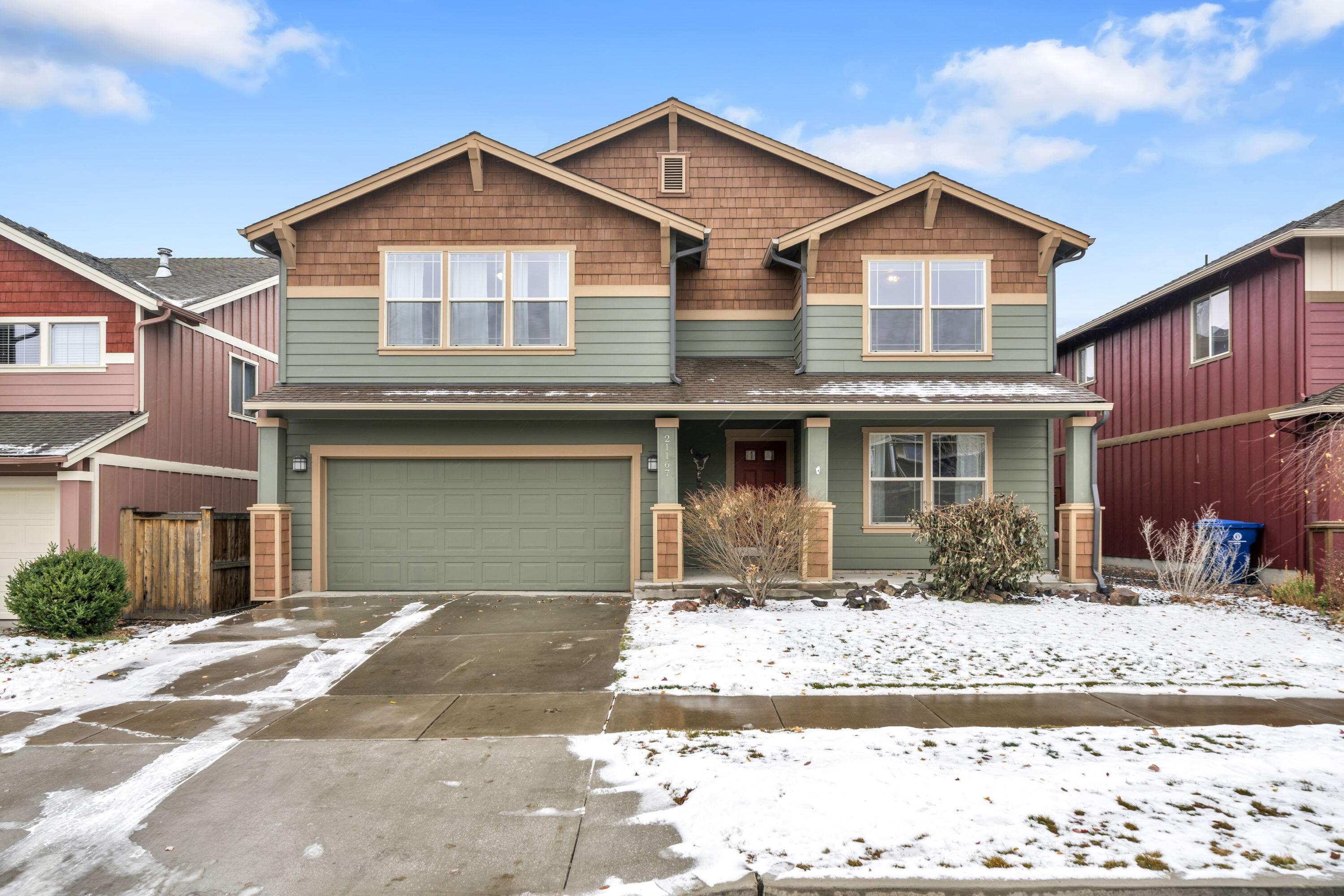 Property Photo: 21167 Clairaway Avenue OR 97702