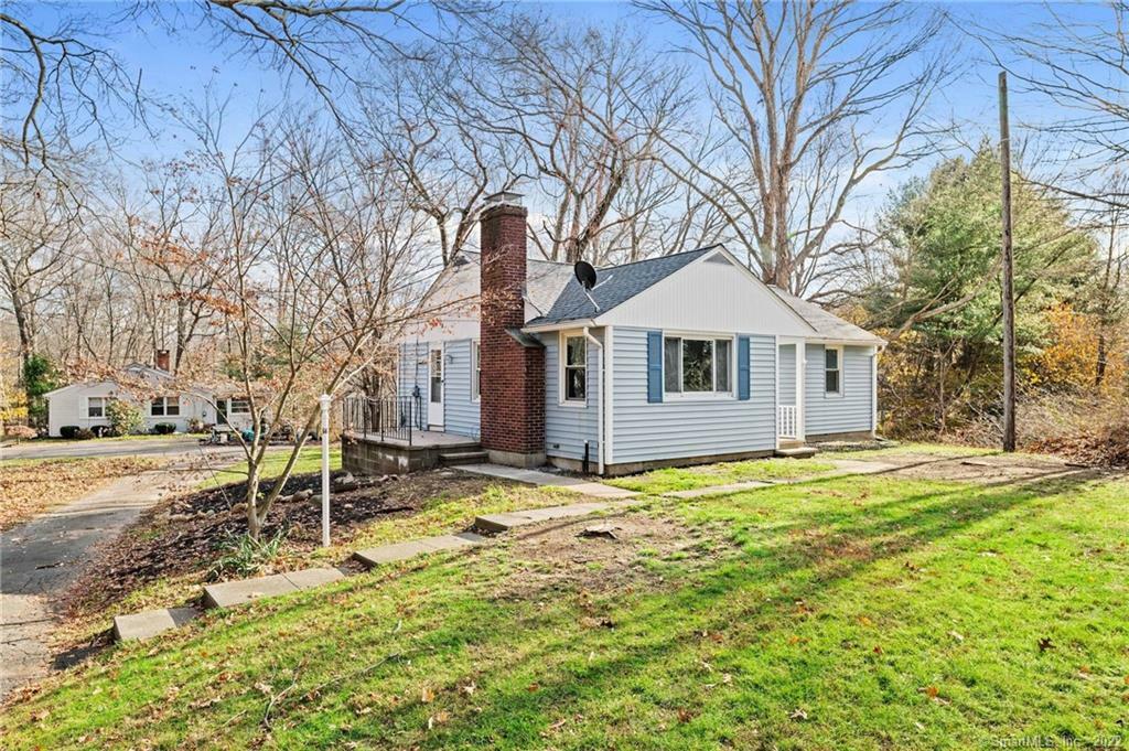 Property Photo:  66 Horse Pond Road  CT 06443 