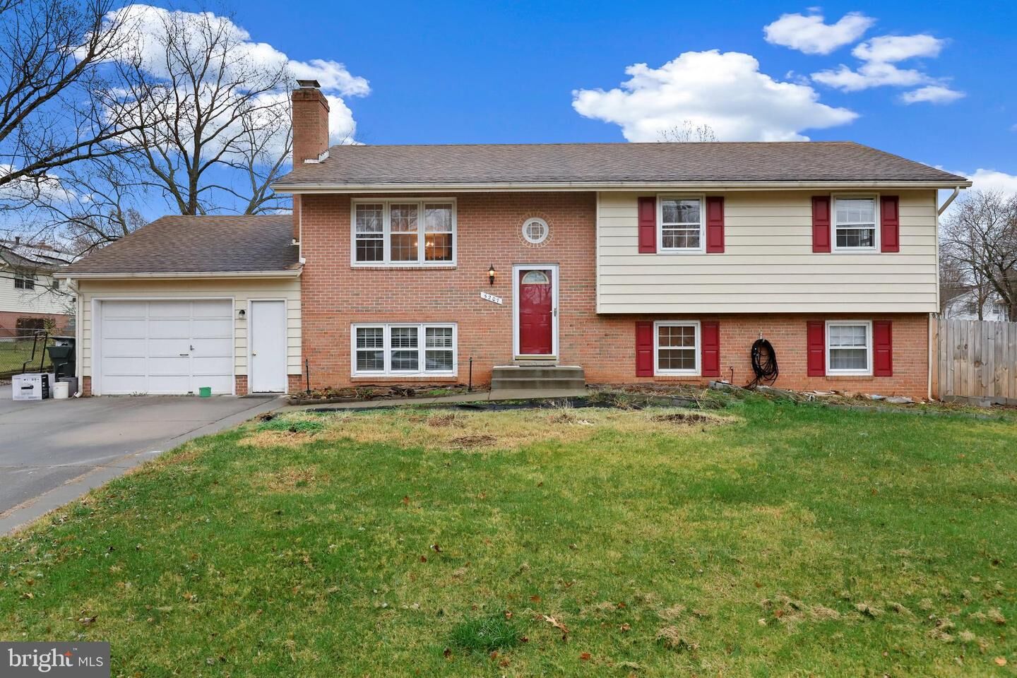 Property Photo:  5207 Kimanna Drive  VA 20120 
