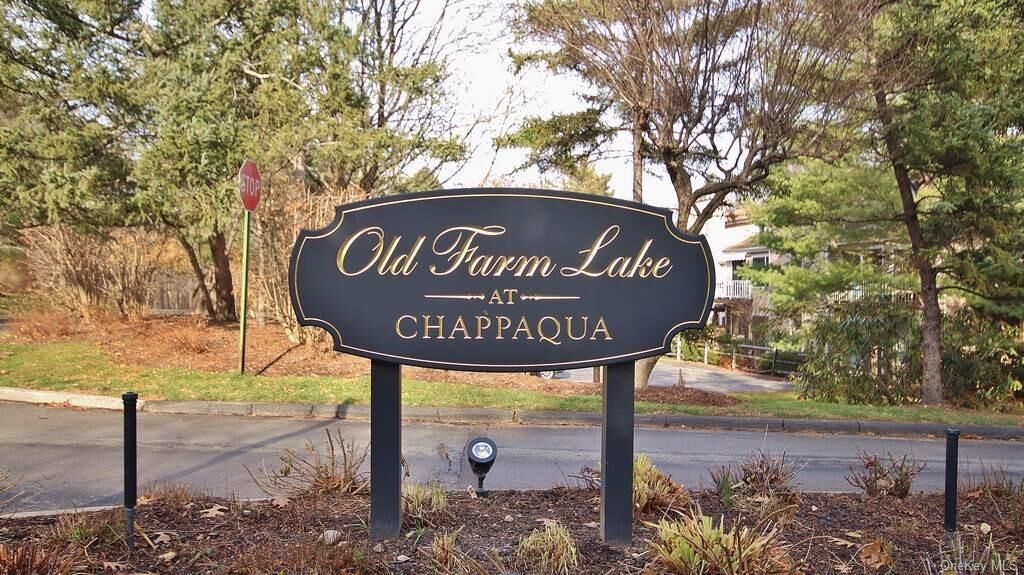 Property Photo:  160 Birchwood Close  NY 10514 