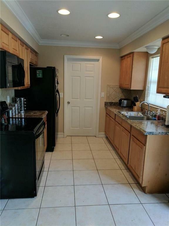 Property Photo:  3944 Strickland Court  FL 33812 