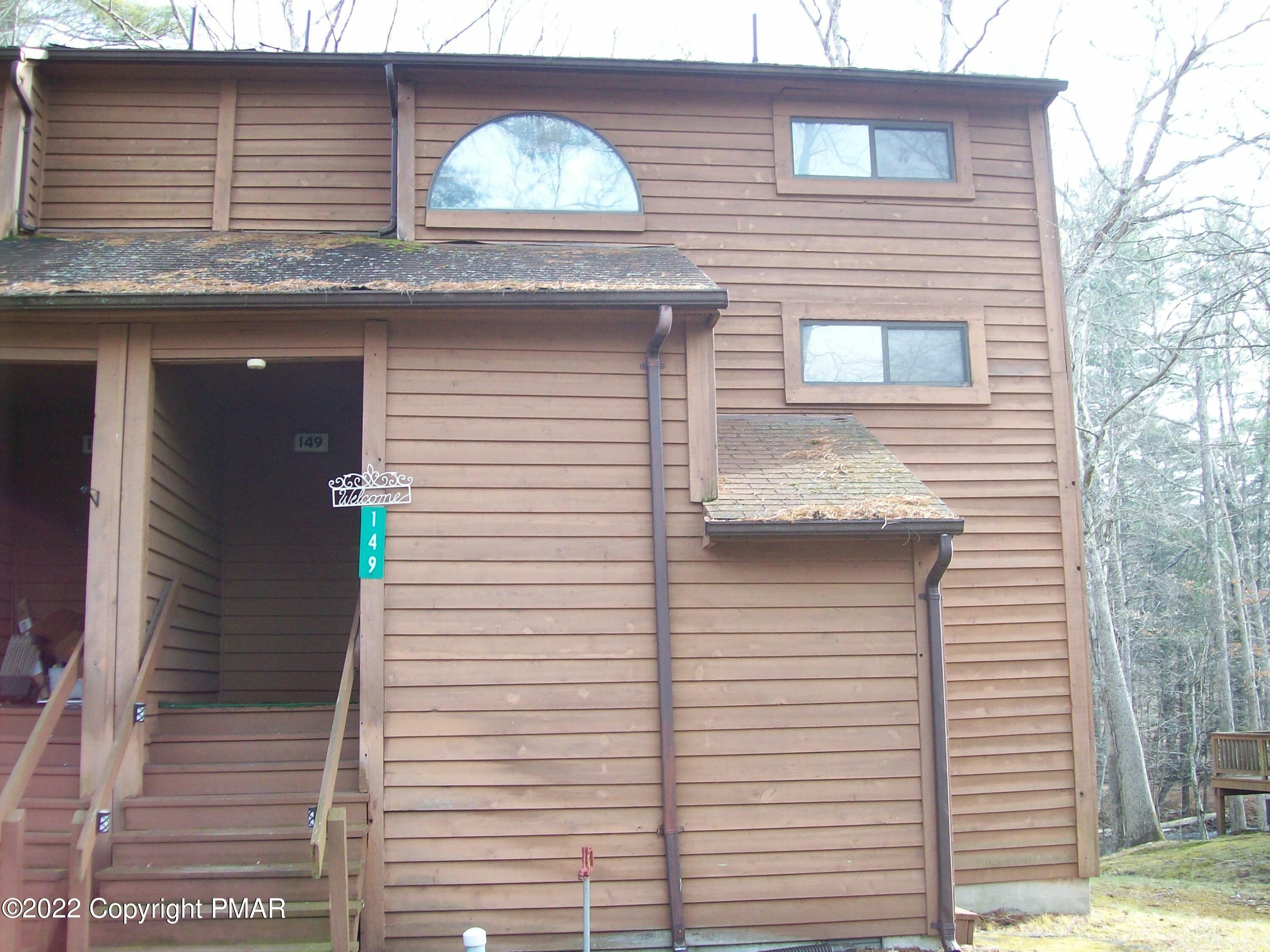 Property Photo:  149 English Ct  PA 18324 