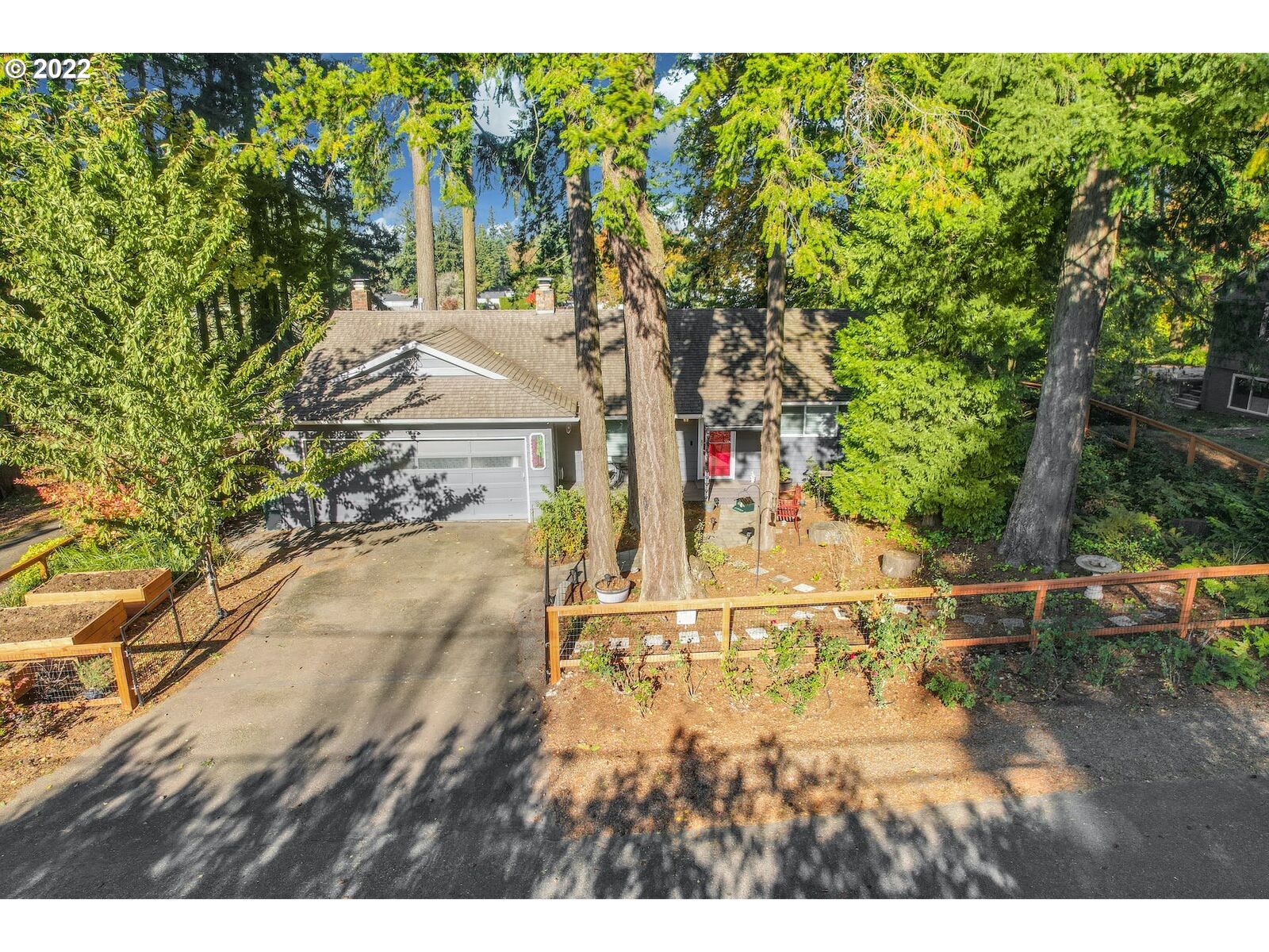 Property Photo: 5229 SW Orchid St OR 97219