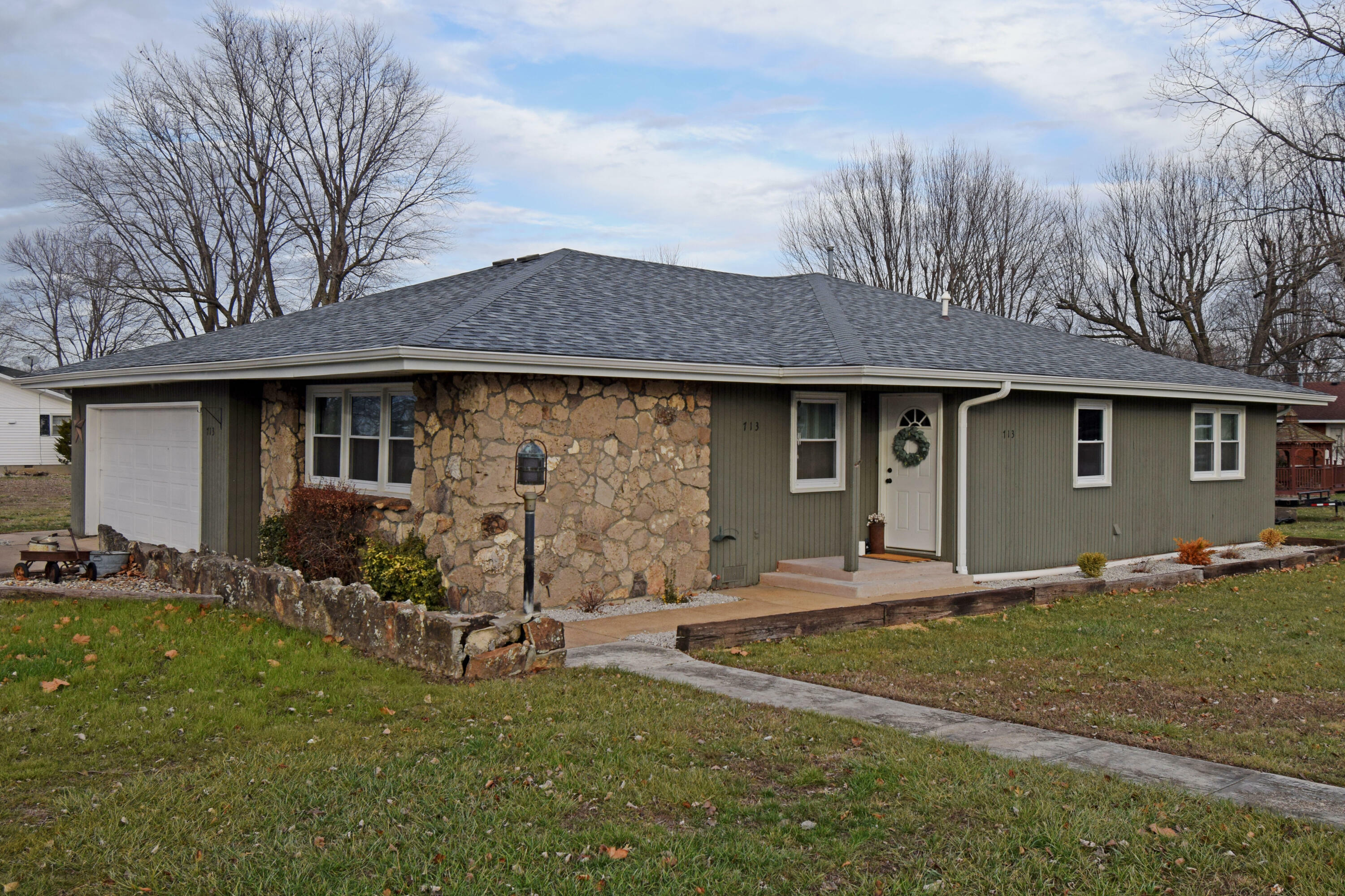 Property Photo: 713 W Cooper Street MO 65622