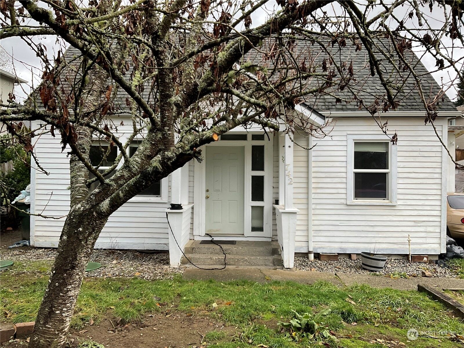 Property Photo:  742 Pioneer Street SW  WA 98512 
