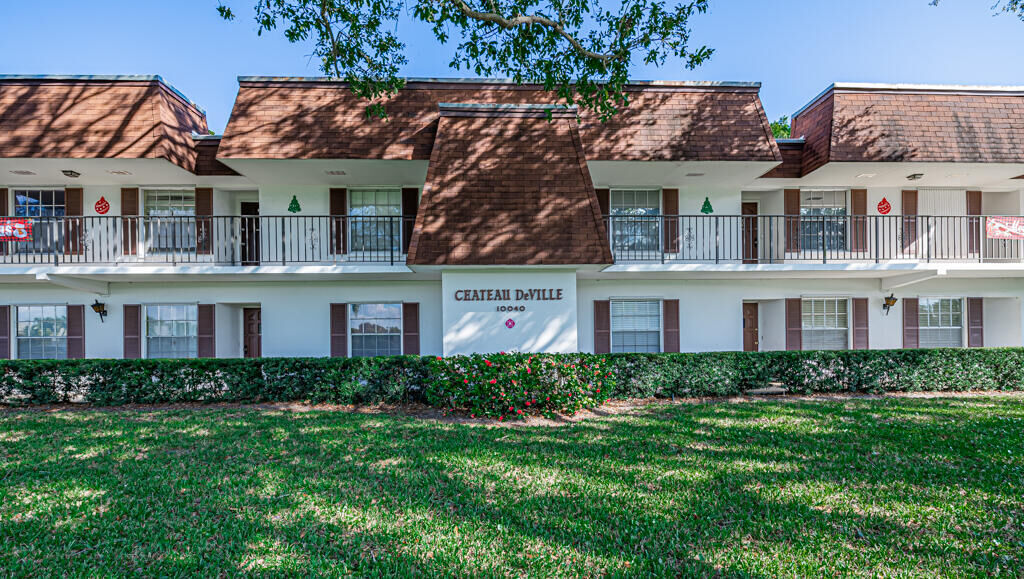 Property Photo: 10040 Meridian Way N 103 FL 33410