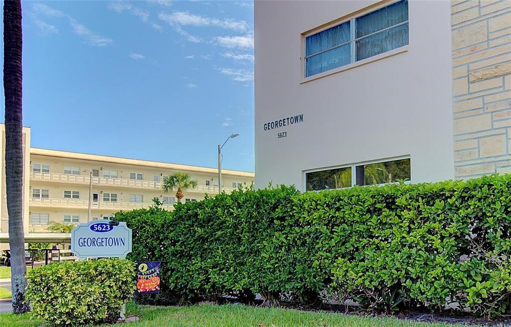 Property Photo: 5623 80th St N 304 FL 33709