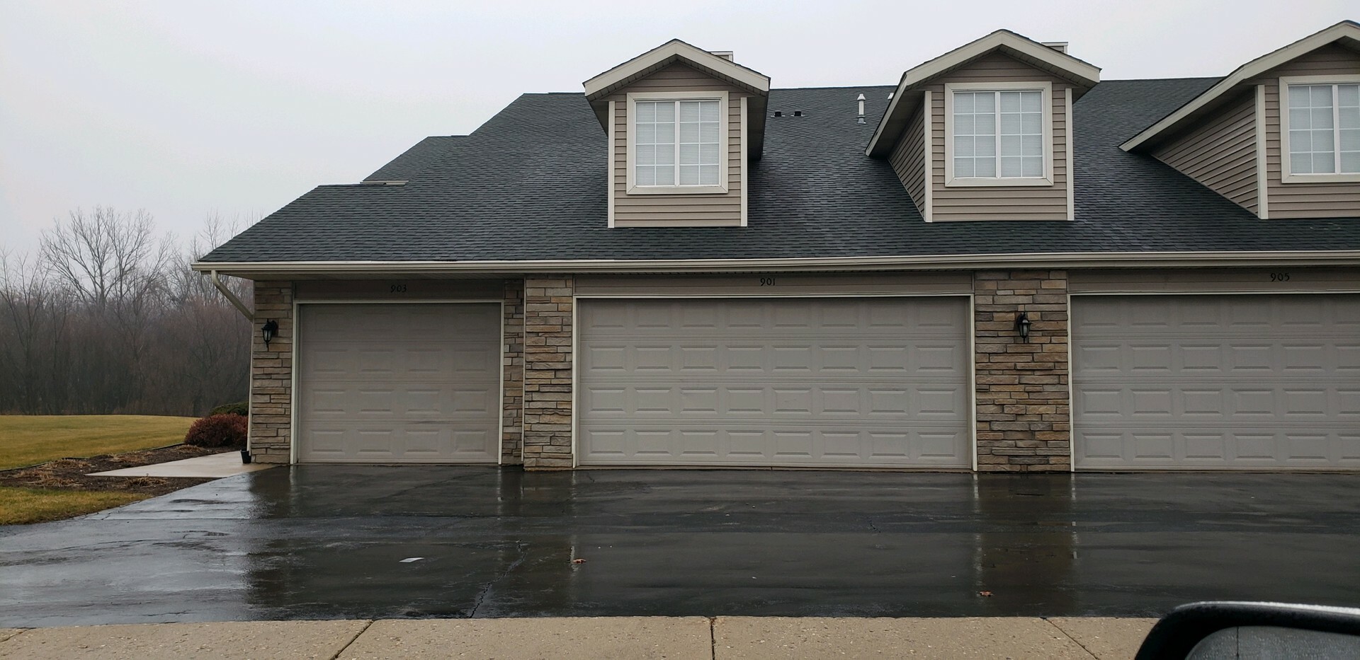 Property Photo:  901 Penny Lane  IL 60178 