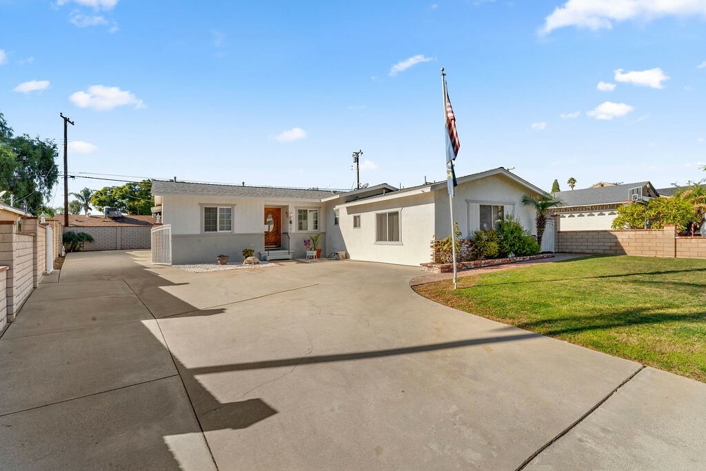Property Photo: 11209 Archway Drive CA 90604